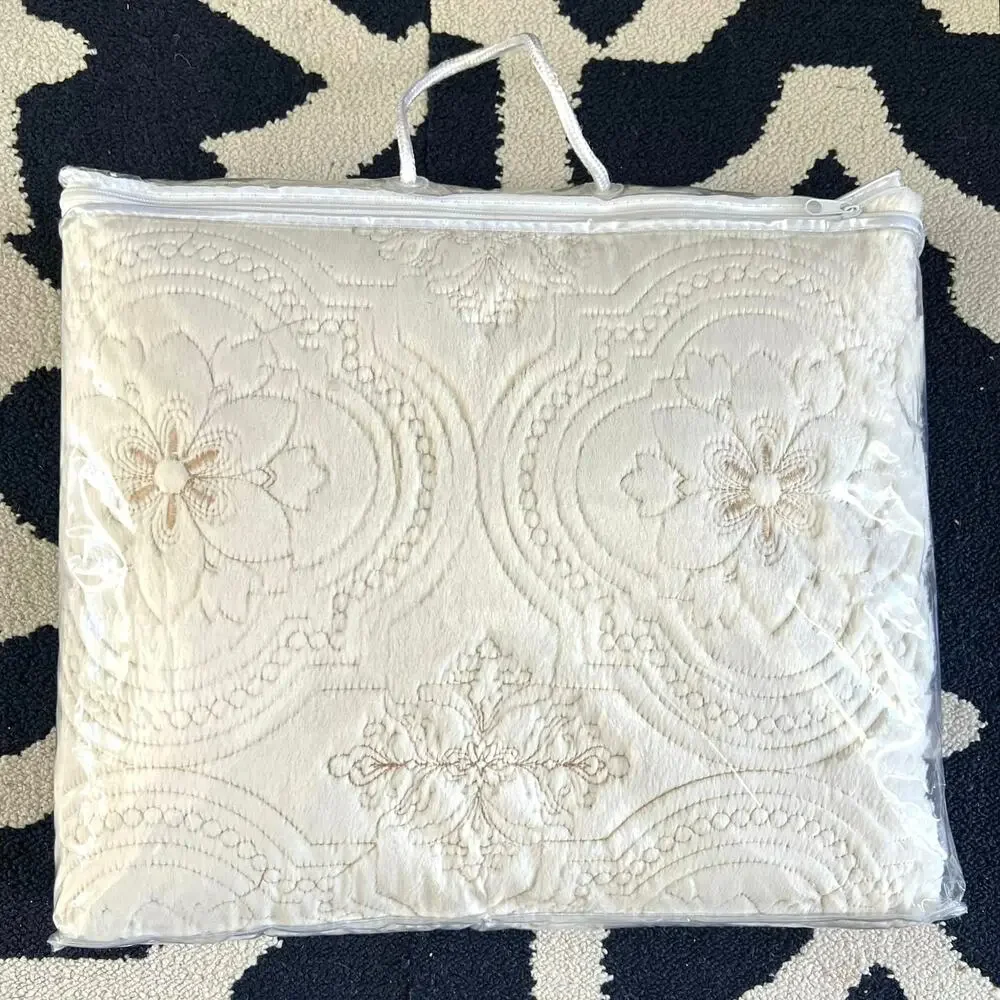 Vintage faux fur Diamond blanket bed spread coverlet
